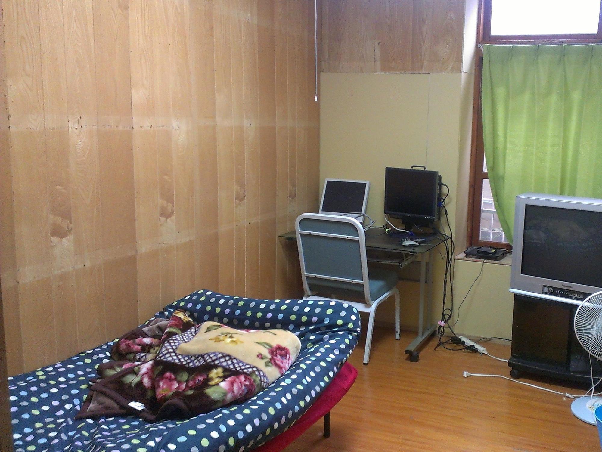 Koza Share House Hotell Okinawa Exteriör bild