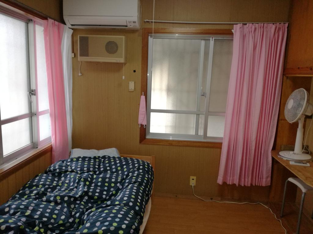 Koza Share House Hotell Okinawa Exteriör bild