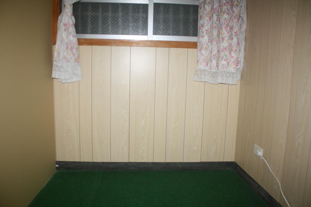 Koza Share House Hotell Okinawa Exteriör bild